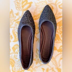 FRYE & CO Black Ballet Flats Calf Hair Pointed Toe Womens 6 M Shoes